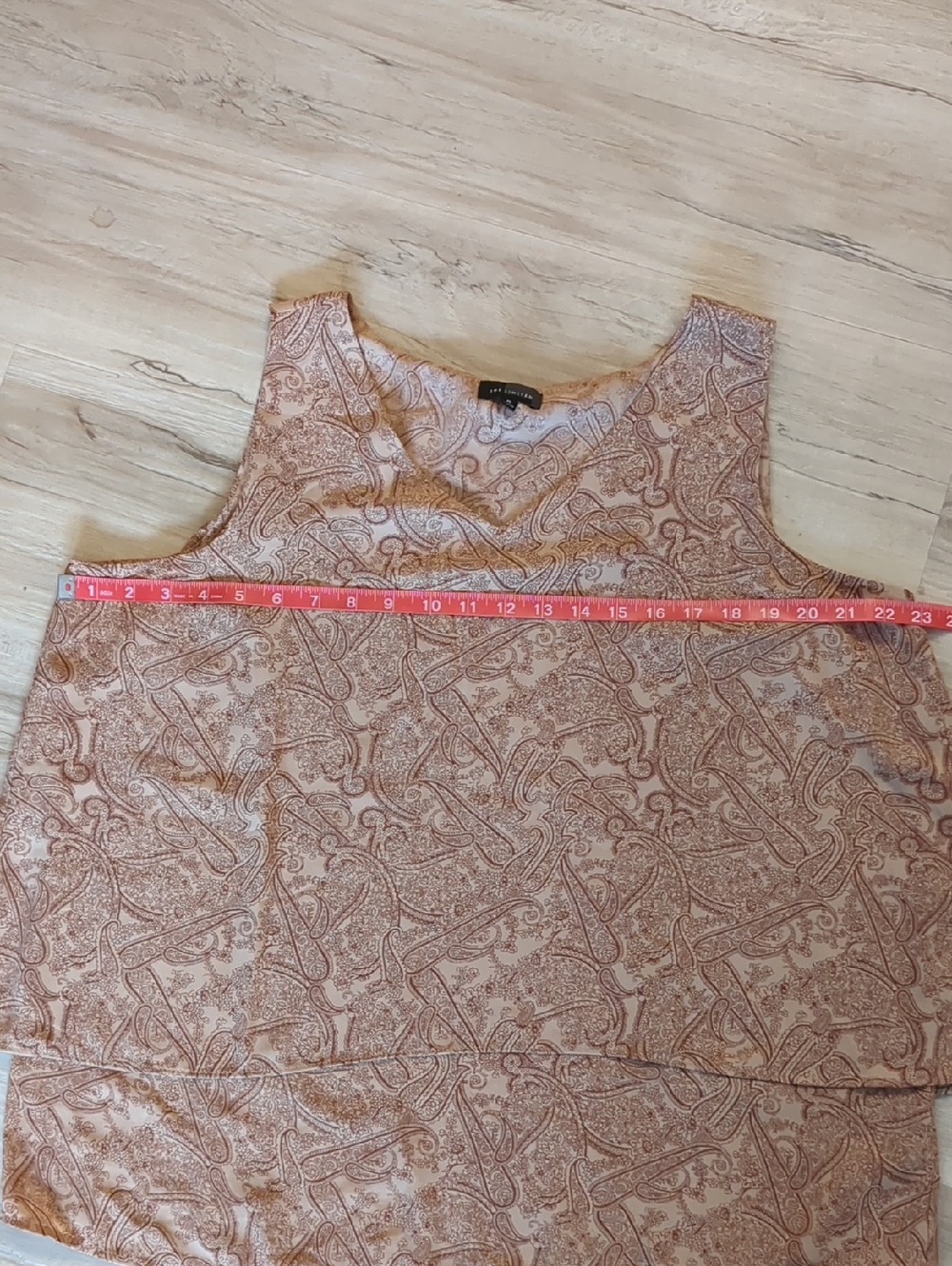 The Limited Patterned Tan Tank Top - Picture 5 of 6